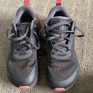 Altra paradigm 5 women’s size 8